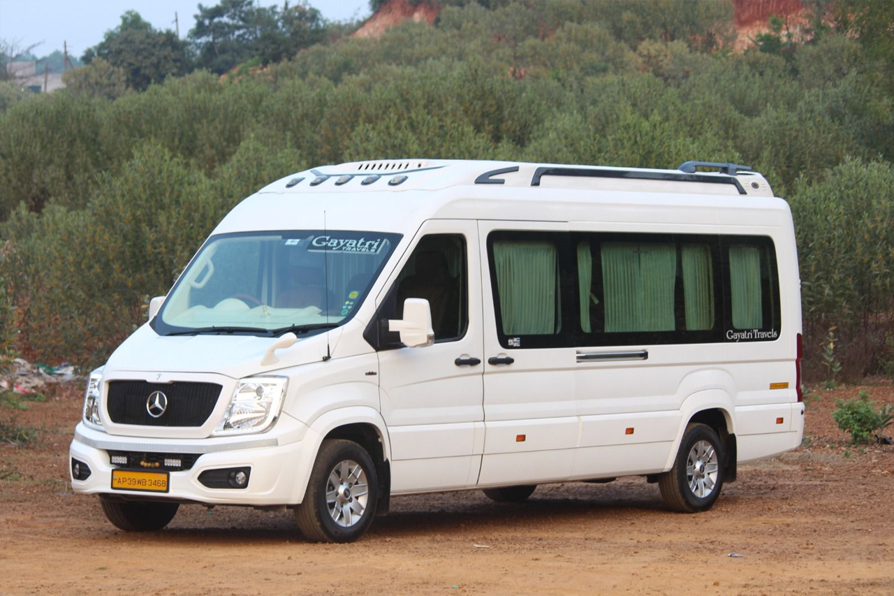 17 Seater Tempo Traveller