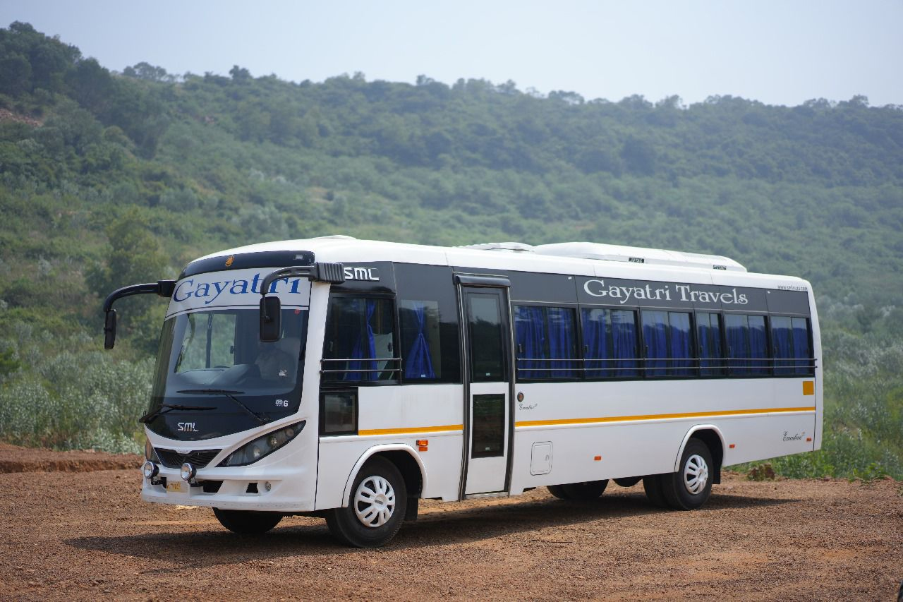 25 Seater Luxury Coach